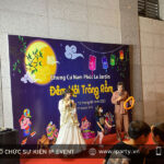 chu-cuoi-chi-hang-choi-voi-cac-be