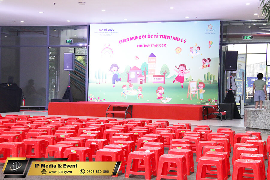 goc-trai-san-khau