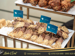 tiec-voi-chi-thi-ten