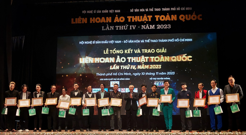 trao-giai-thuong